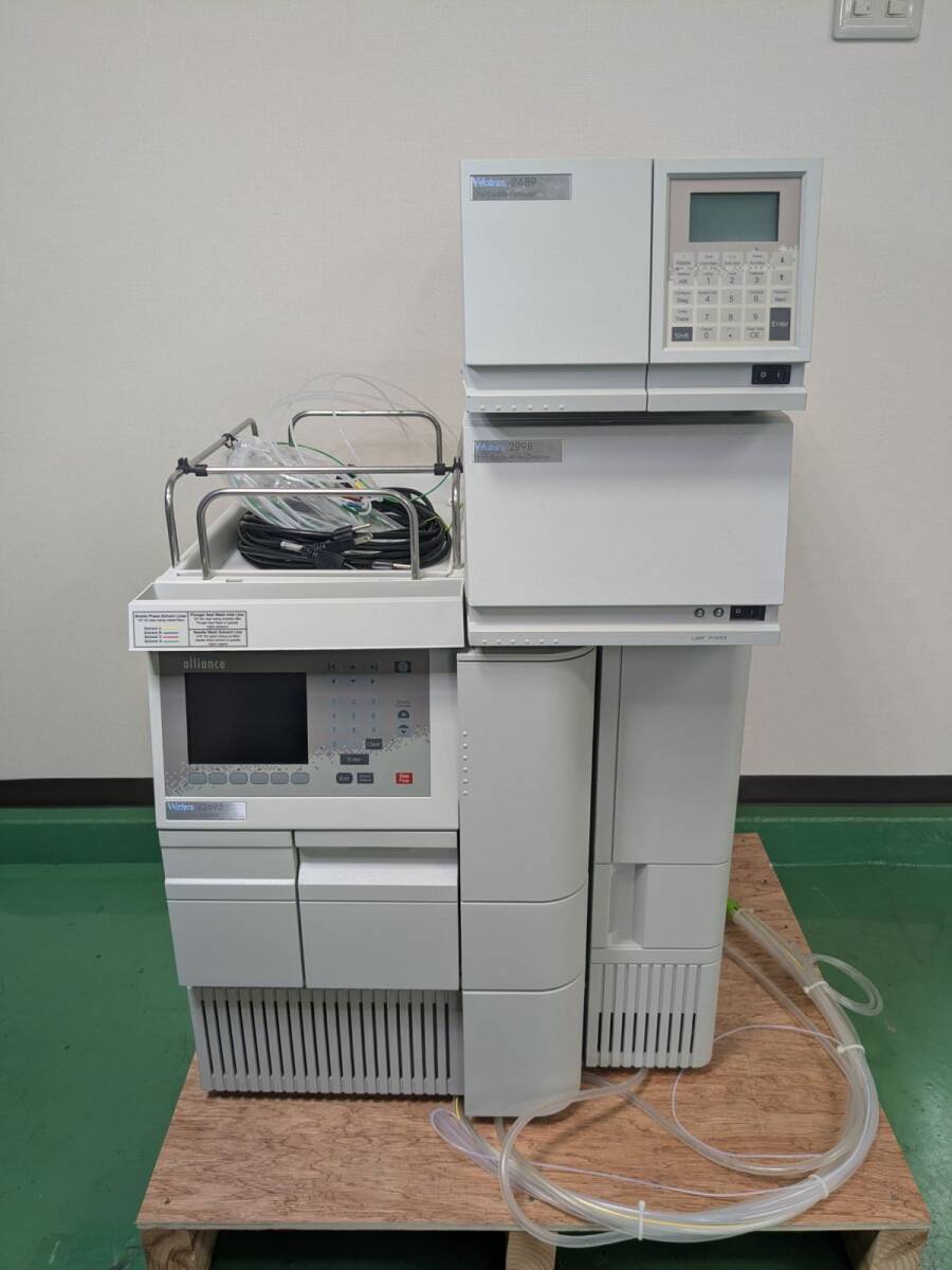 Waters e2695 HPLC Separation Module with UV/VIS Detector and PDA Detector 2489 2998 [t1249776598]