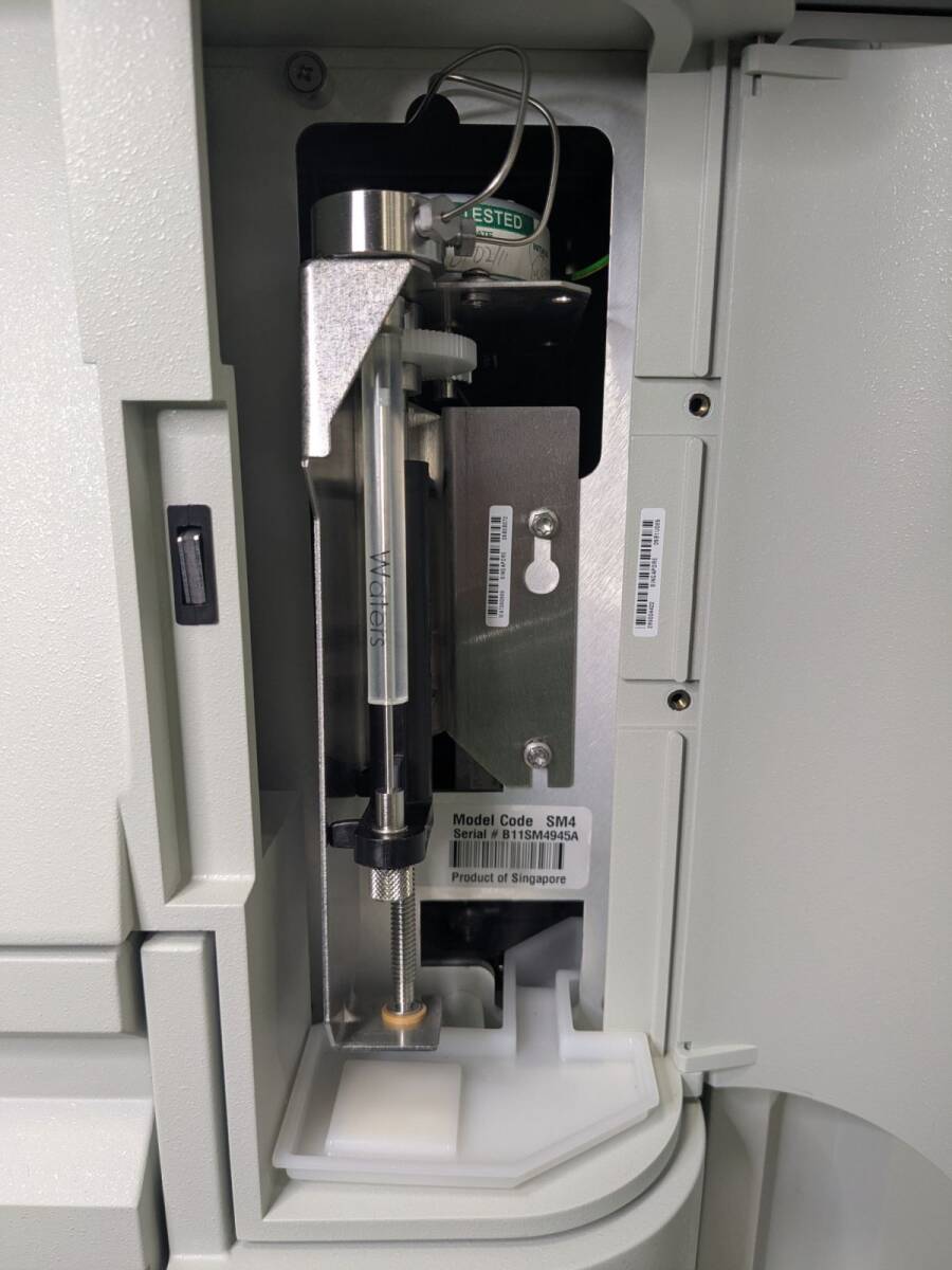 Waters e2695 HPLC Separation Module with UV/VIS Detector and PDA Detector 2489 2998 [t1249776598]