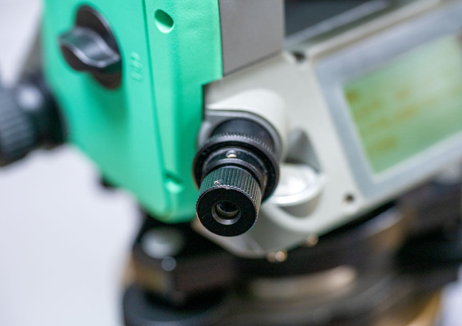 Nikon Nivo5.SCL Total Station with Micrometer Clamp 5" Reading [r1248215440]