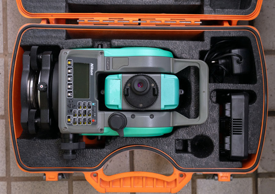 Nikon Nivo5.SCL Total Station with Micrometer Clamp 5" Reading [r1248215440]
