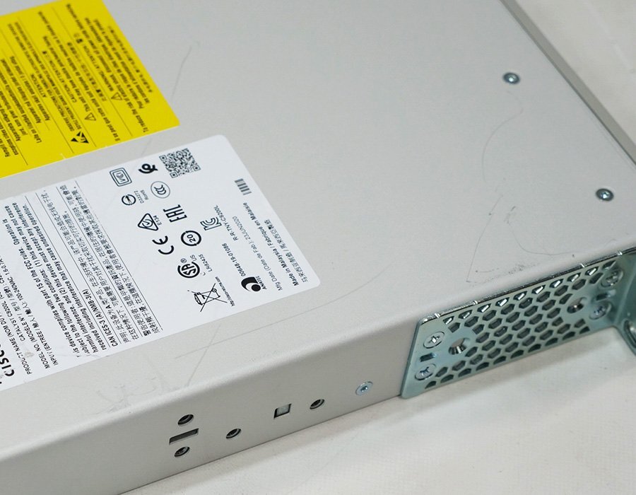 Cisco C9200L-48T-4X-E Switch Cisco Catalyst 9200 Series [l1209880572]