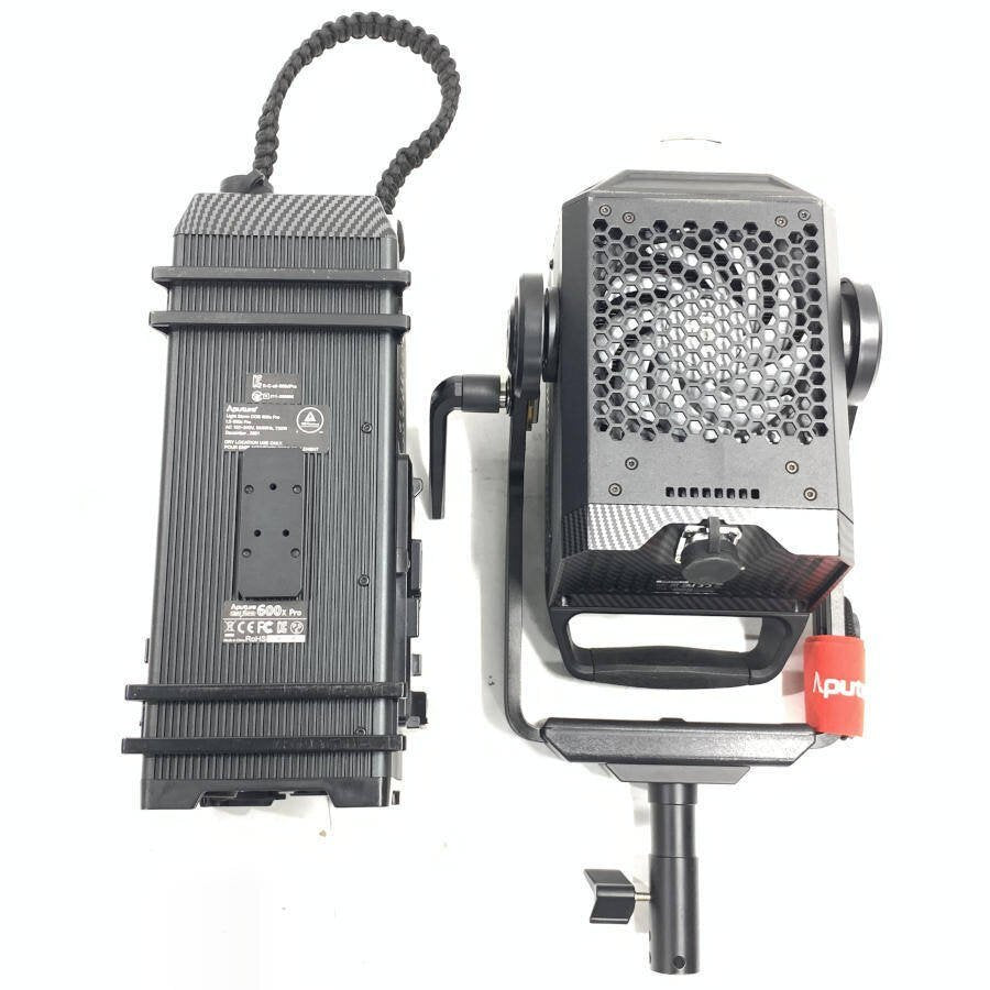 APUTURE Light Storm 600x Pro COB LED Light 2700K-6500K with Remote and Case [o1231652617]
