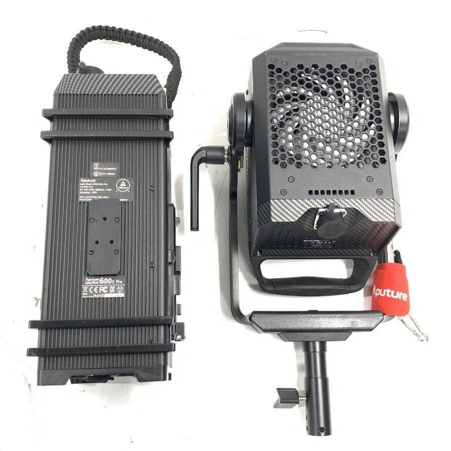 APUTURE Light Storm 600x Pro COB LED Light 2700K-6500K with Remote and Case [e1231654044]