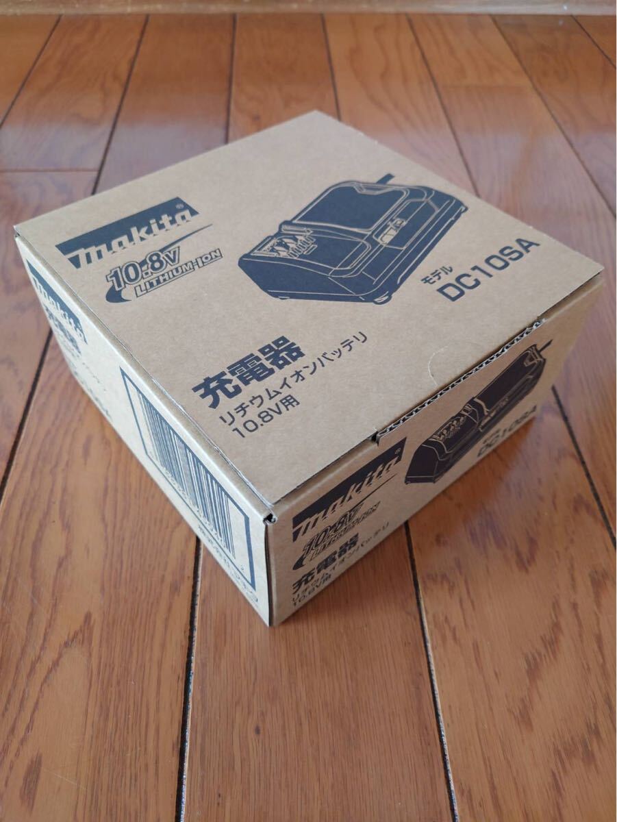 Makita SK314GDZ Rechargeable Indoor and Outdoor Leveler Charger DC10SA & Battery BL1040B Included [l1175857636]