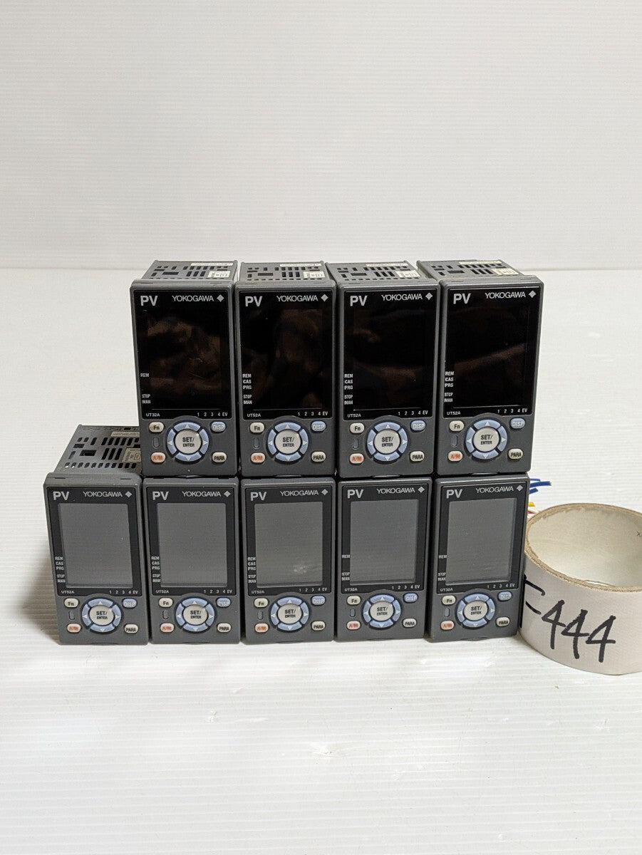 Yokogawa UT52A Digital Indicator Controller 15VA 50/60Hz 9 pcs [u1179330548]