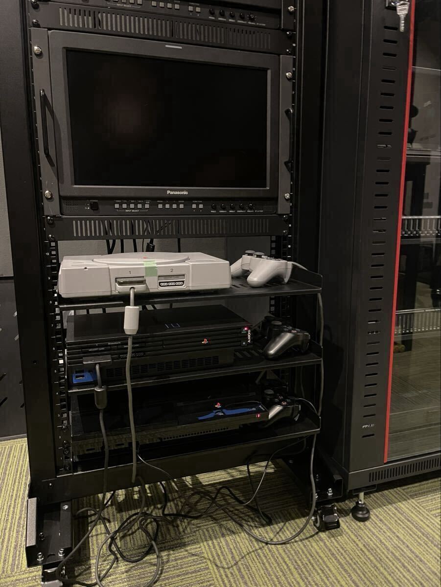 Panasonic BT-LH1700W Monitor 4 Unit Set with StarTech 42U Rack [j1233411082]