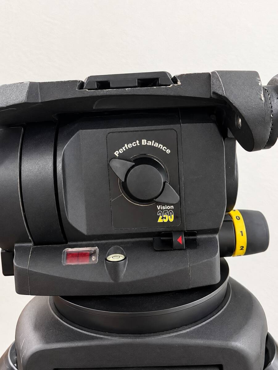 Vinten Vision250 Tripod Carbon Legs 150mm with Ground Spreader [d1249155199]