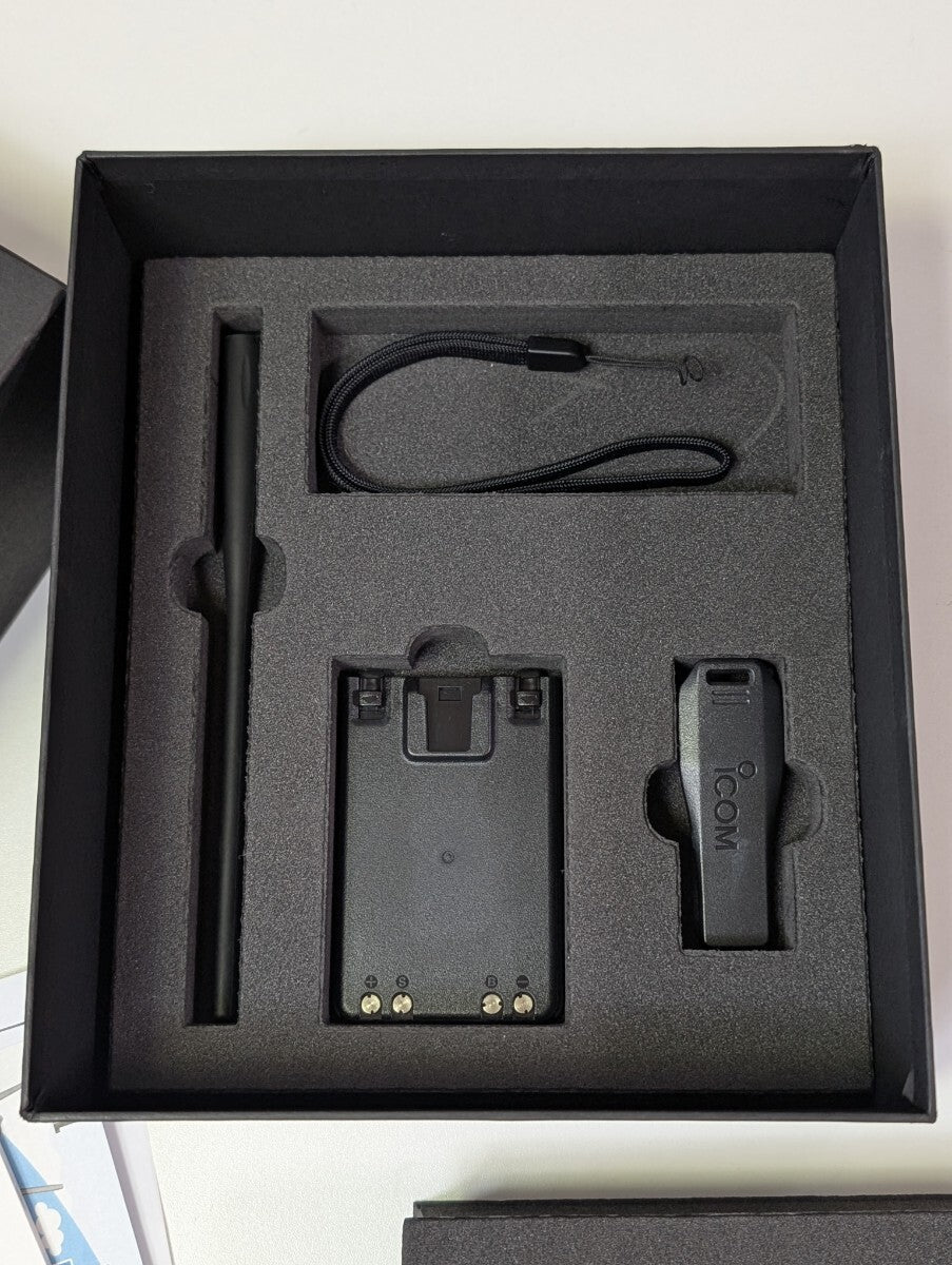 ICOM ID-52plus 60th Anniversary Limited Model 144/430MHz FM D-Star [s1212040675]
