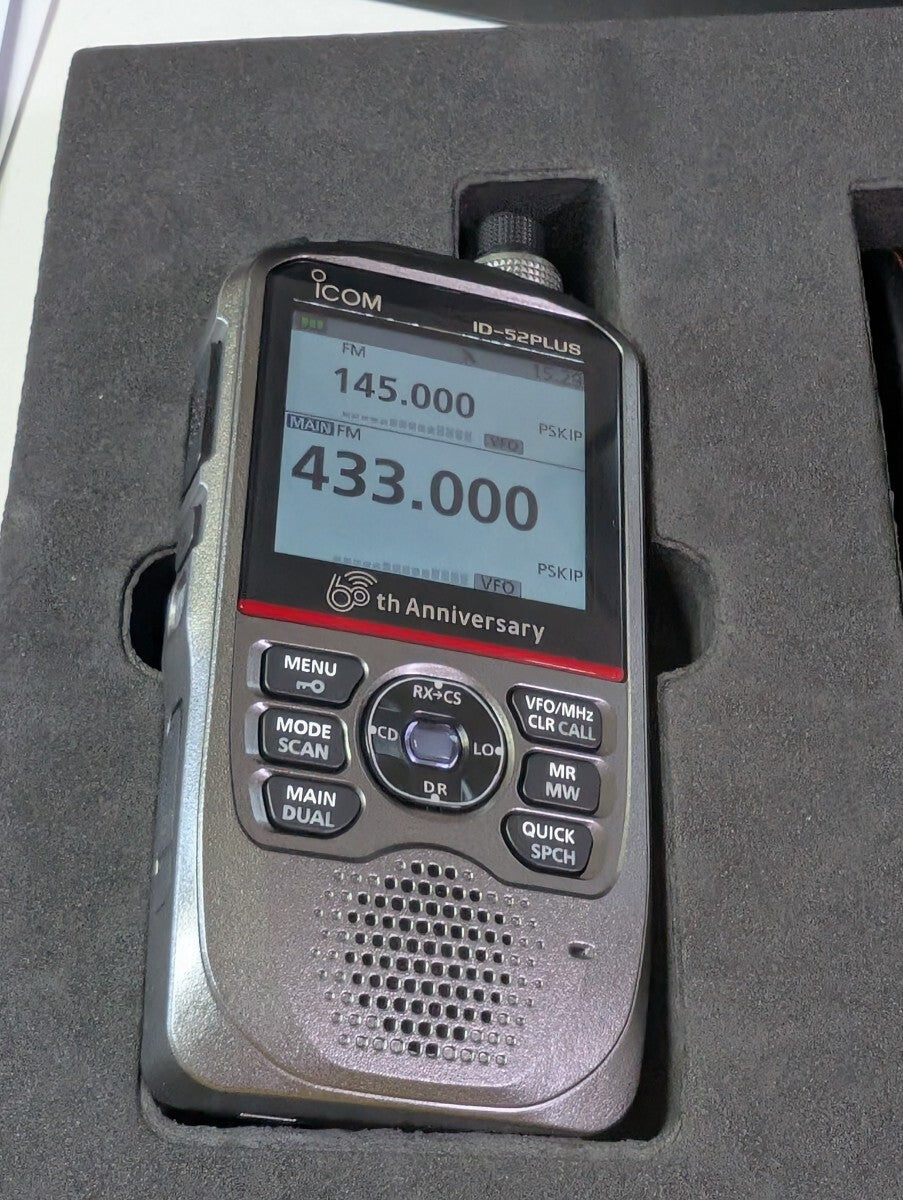 ICOM ID-52plus 60th Anniversary Limited Model 144/430MHz FM D-Star [s1212040675]
