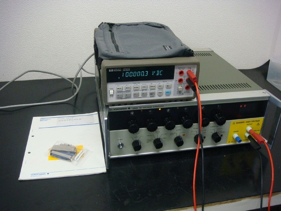 Yokogawa 2552-12 DC Standard Voltage Generator 1200V 25mA [e1048594392]