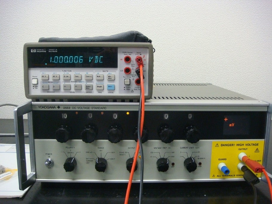 Yokogawa 2552-12 DC Standard Voltage Generator 1200V 25mA [e1048594392]