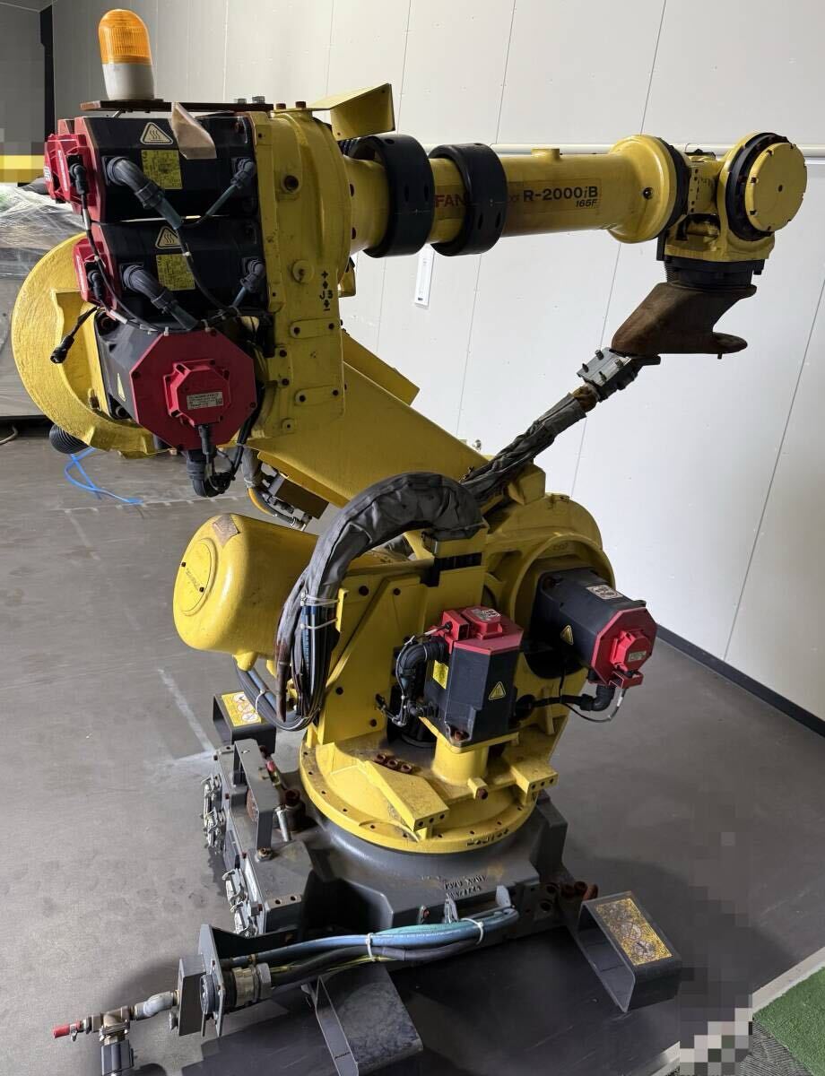 FANUC R-2000iB/165F Industrial Robot [s1236904581]