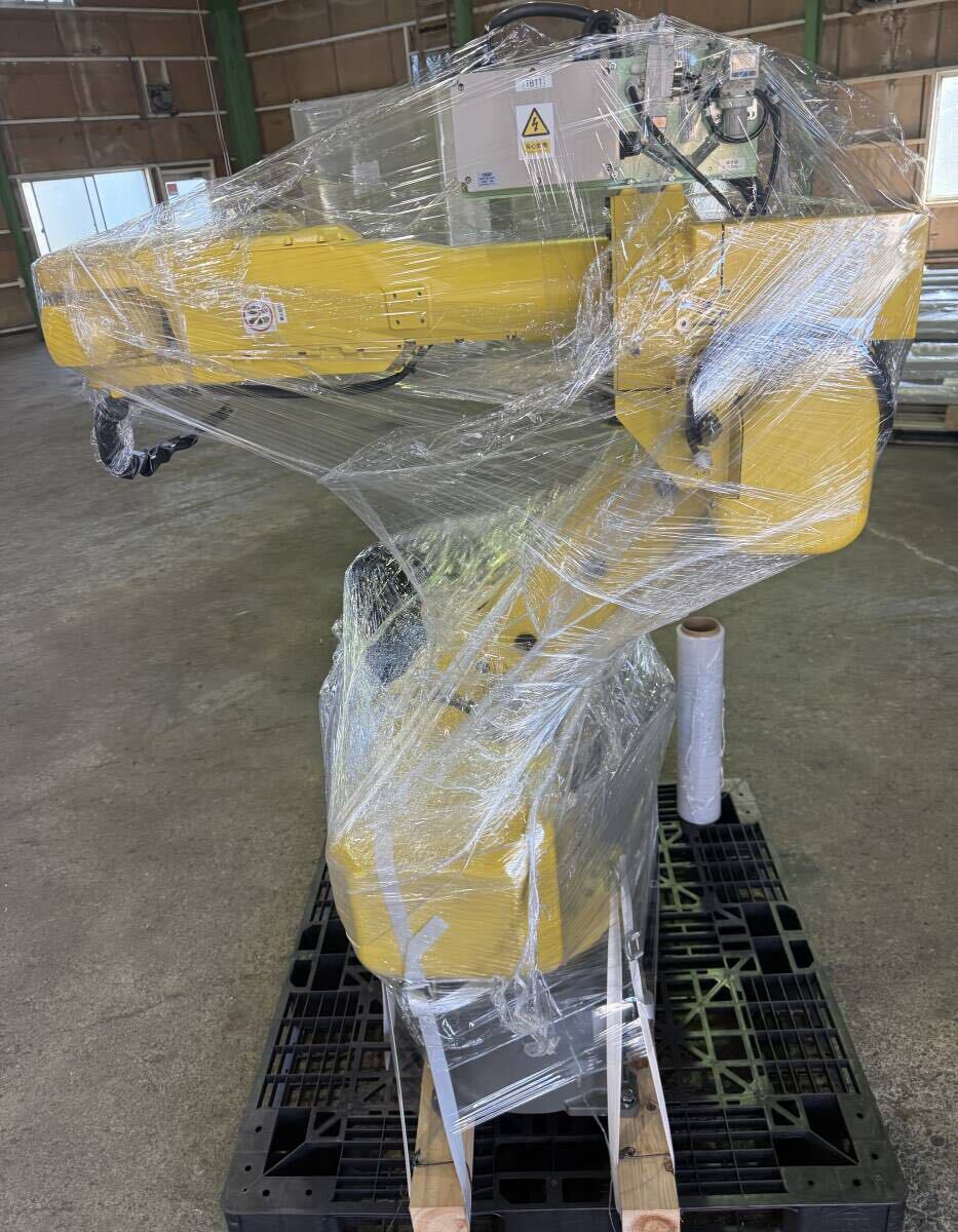 FANUC M-20iA/35M Industrial Robot [b1237664651]