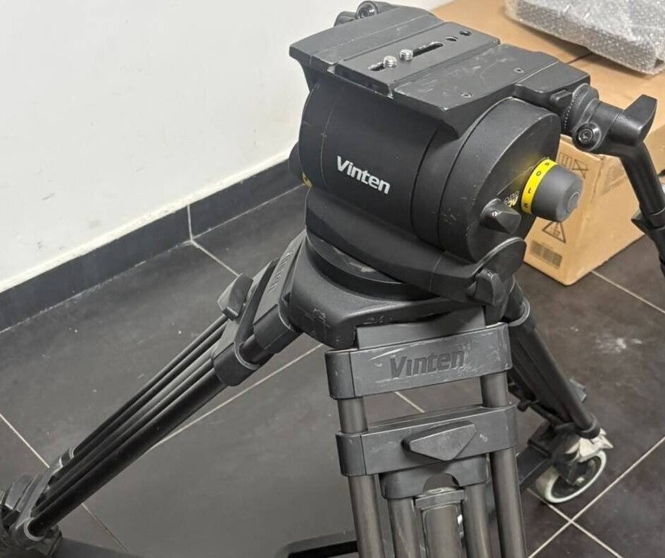 Vinten Vision250 Carbon Fiber Tripod 150mm with Ground Spreader [p1236329482]