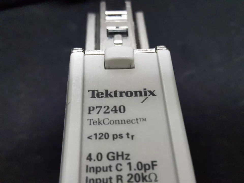 Tektronix P7240 4GHz Active Probe [v1140353849]