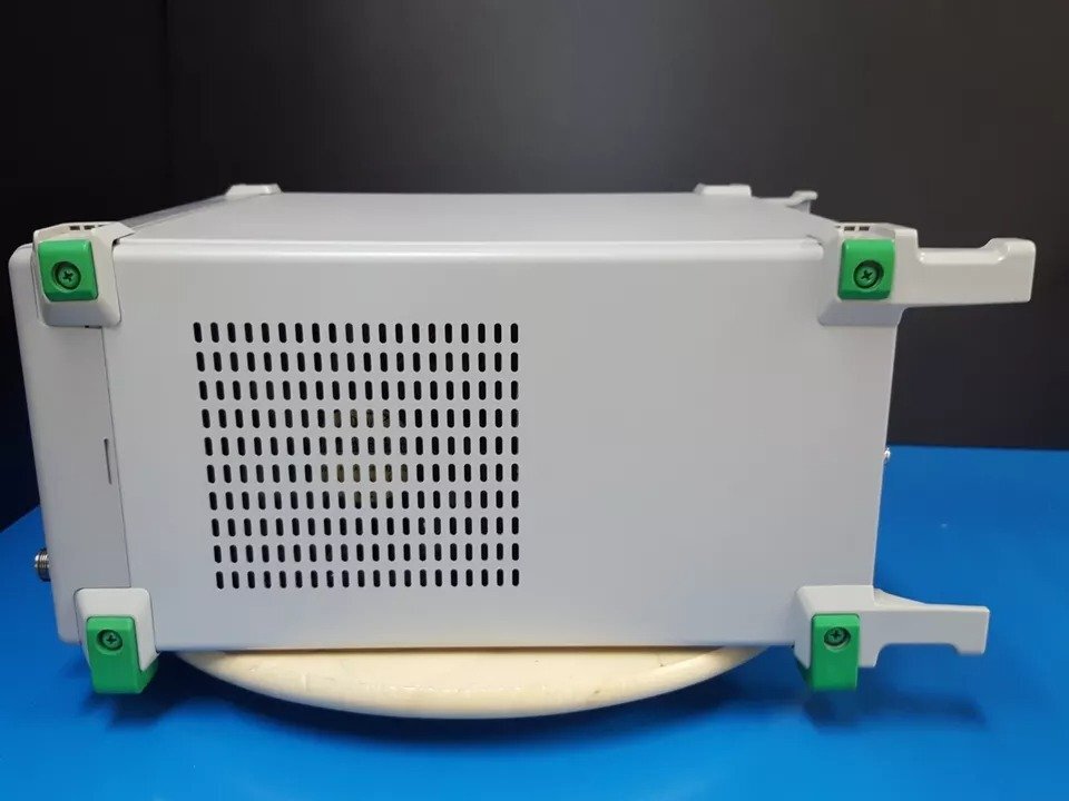 Anritsu MT8860B WLAN Test Set Opt. 11 13 (for parts or not working) [x1161279974]