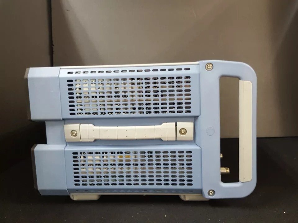 R&S ZNB8 Vector Network Analyzer 9kHz to 8.5GHz 4 Ports [s1162985427]