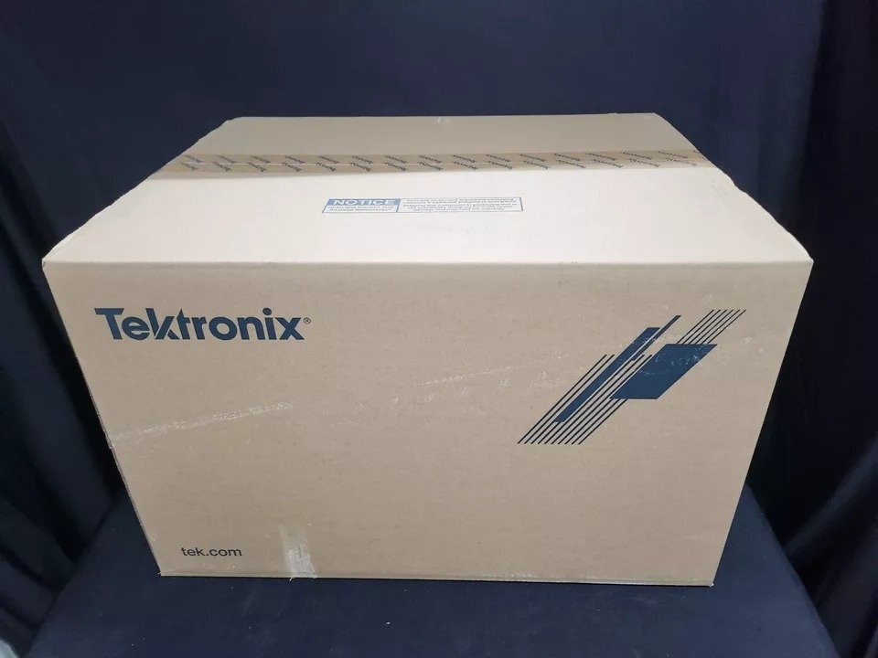 Tektronix MSO24 Mixed Signal Oscilloscope 70MHz Opt. 2-BW-70 P6139B BATPK [f1163754910]