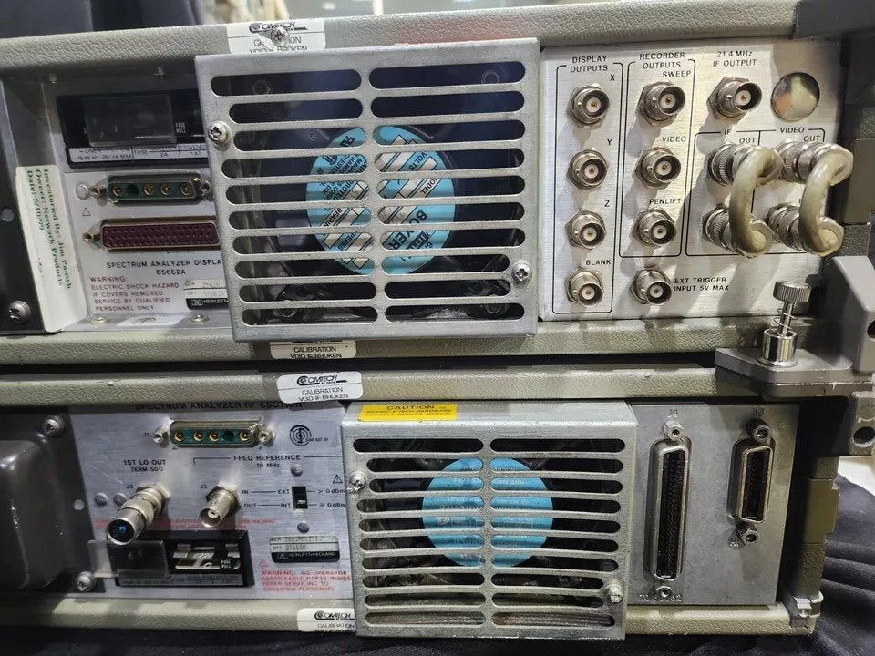 HP 8568B Spectrum Analyzer 100Hz-1500MHz (for parts or not working) [d1164266321]