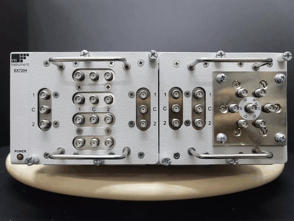 VTI Instruments EX7204 4-Slot Half-Rack Modular Microwave Switching [s1164653375]