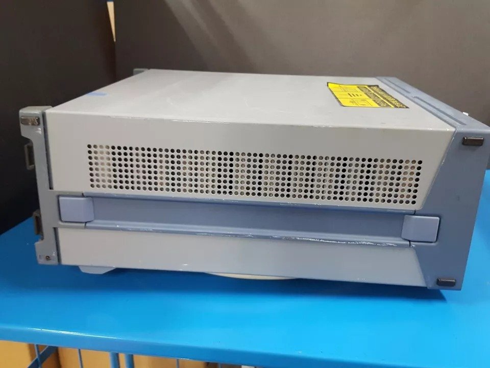 Rohde & Schwarz SMIQ02B Vector Signal Generator 300kHz-2.2GHz [c1164772435]