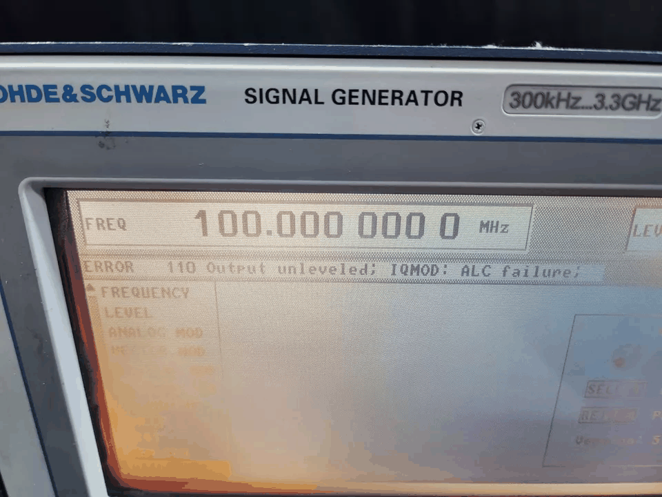R&S SMIQ03B Vector Signal Generator 300KHz to 3.3GHz (as-is) [q1165119334]