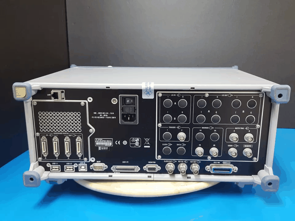 NBC R&S AMU200A Vector Signal Generator Baseband Signal Generator Fading Simulator [c1165264770]