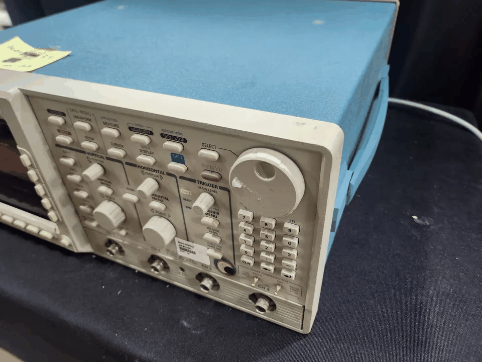 Tektronix TDS744A Digital Oscilloscope 500MHz 4ch 2GS/s Opt. 05 13 1F 2F [1165614846]