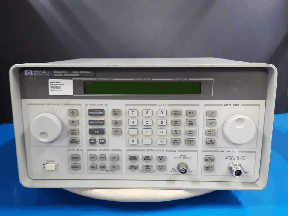 HP 8648C Signal Generator 9kHz-3000MHz (for parts or not working) [s1165952773]