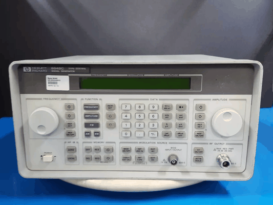 HP 8648C Signal Generator 9kHz-3000MHz (for parts or not working) [s1165952773]