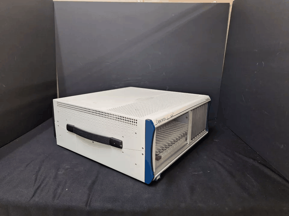 Aeroflex PXI 300012-18 18 Slot Chassis (as-is) [q1166070081]