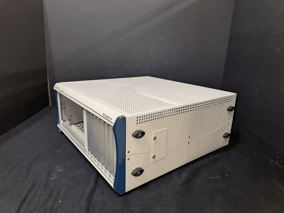 Aeroflex PXI 300012-18 18 Slot Chassis (as-is) [q1166070081]