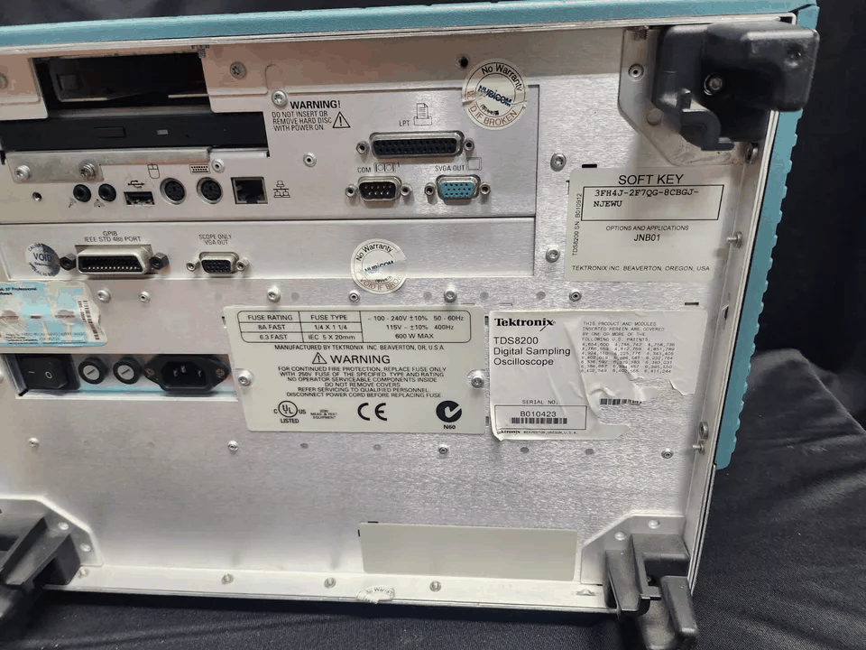 Tektronix TDS8200 Digital Sampling Oscilloscope (as-is) [o1166211611]