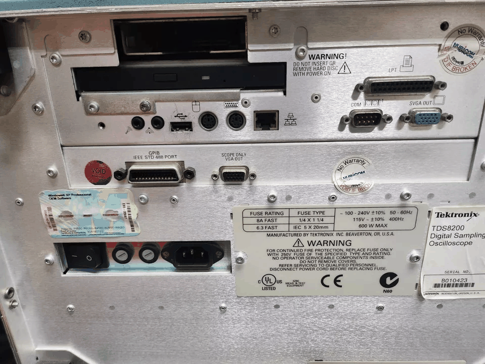Tektronix TDS8200 Digital Sampling Oscilloscope (as-is) [o1166211611]