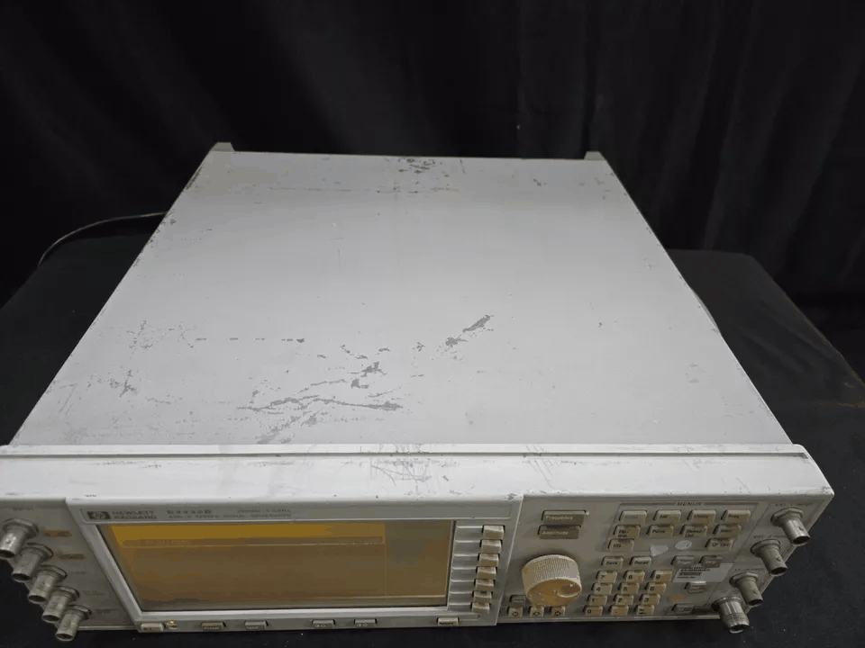 HP E4432B Digital RF Signal Generator 250kHz to 3GHz [f1166692232]