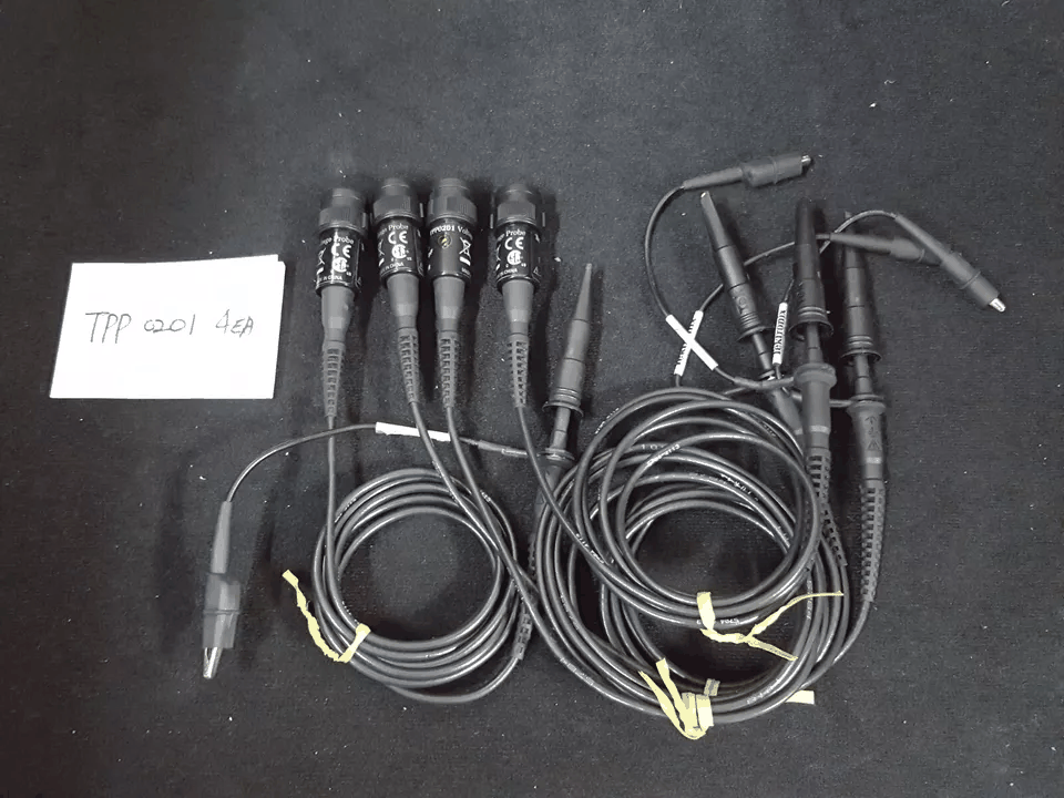 Tektronix TDS2014C Digital Oscilloscope 100MHz 4ch 2GS/s with 4x TPP0201 [k1166698366]