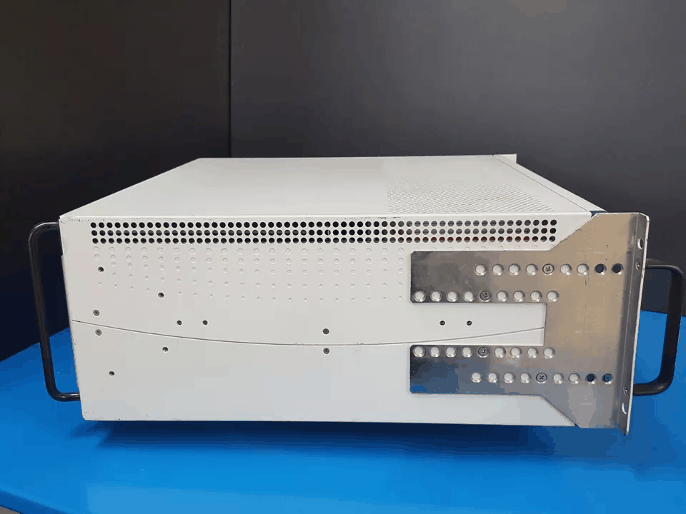 Aeroflex 82547 PXI Mainframe 18 slots [j1166705640]