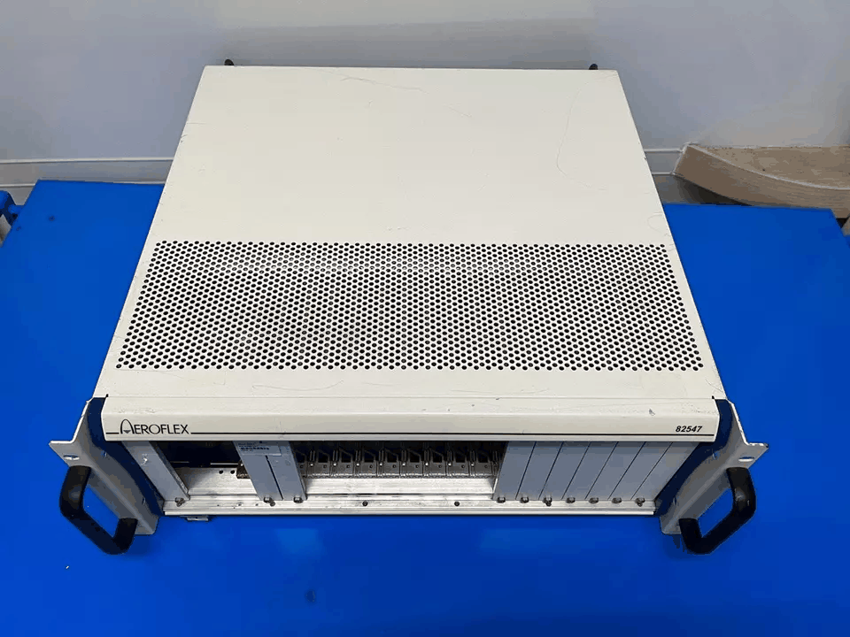 Aeroflex 82547 PXI Mainframe 18 slots [l1166715074]