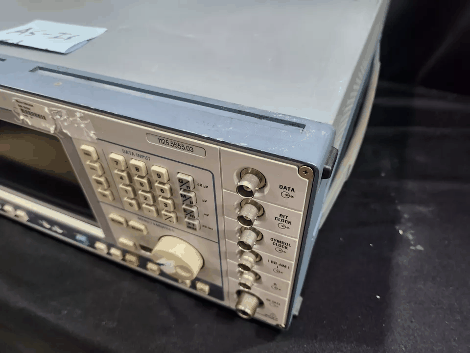 R&S SMIQ06B Vector Signal Generator 300KHz to 3.3GHz (as-is) [h1168336291]