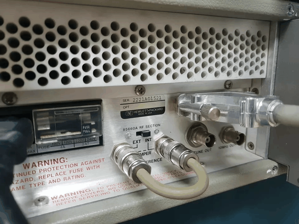 HP 8566B Spectrum Analyzer 100Hz-22GHz (for parts or not working) [f1169325609]