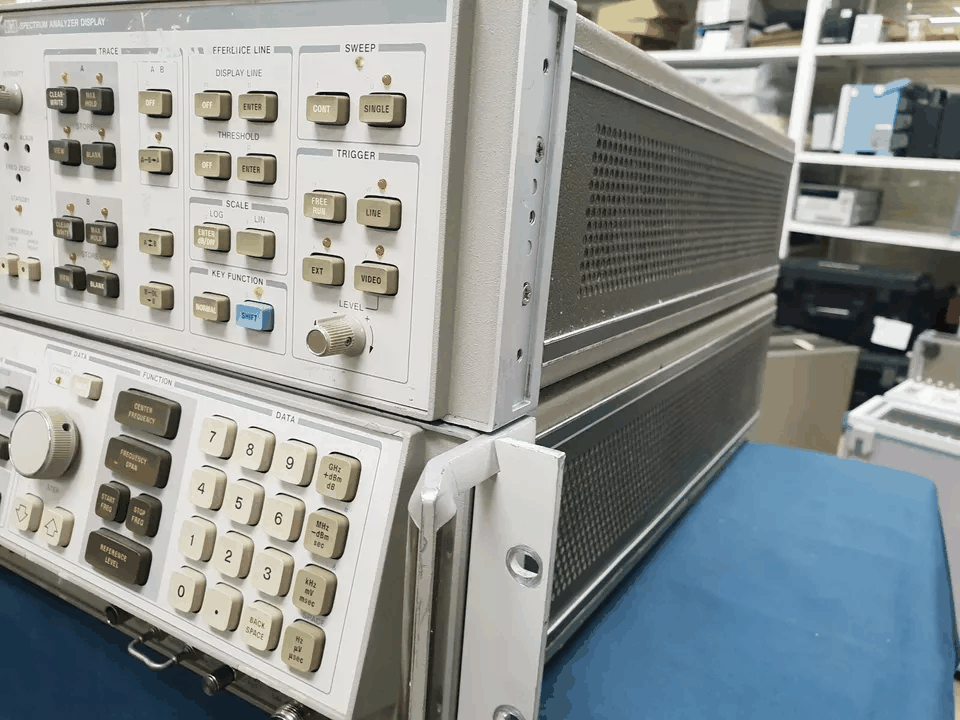 HP 8566B Spectrum Analyzer 100Hz-22GHz (for parts or not working) [f1169325609]