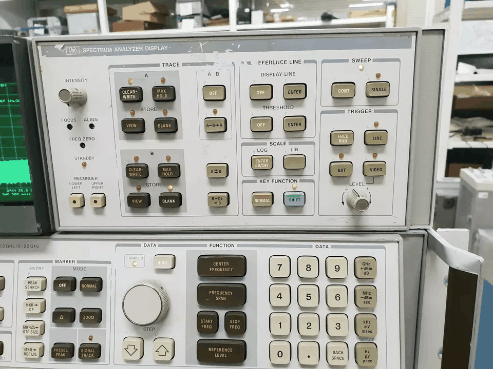 HP 8566B Spectrum Analyzer 100Hz-22GHz (for parts or not working) [f1169325609]