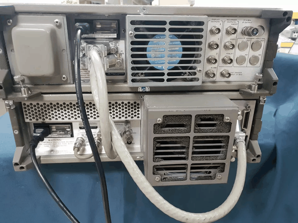 HP 8566B Spectrum Analyzer 100Hz-22GHz (for parts or not working) [f1169325609]