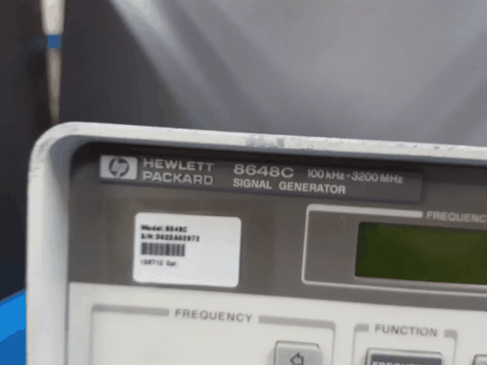 HP 8648C Signal Generator (for parts or not working) [1173155385]