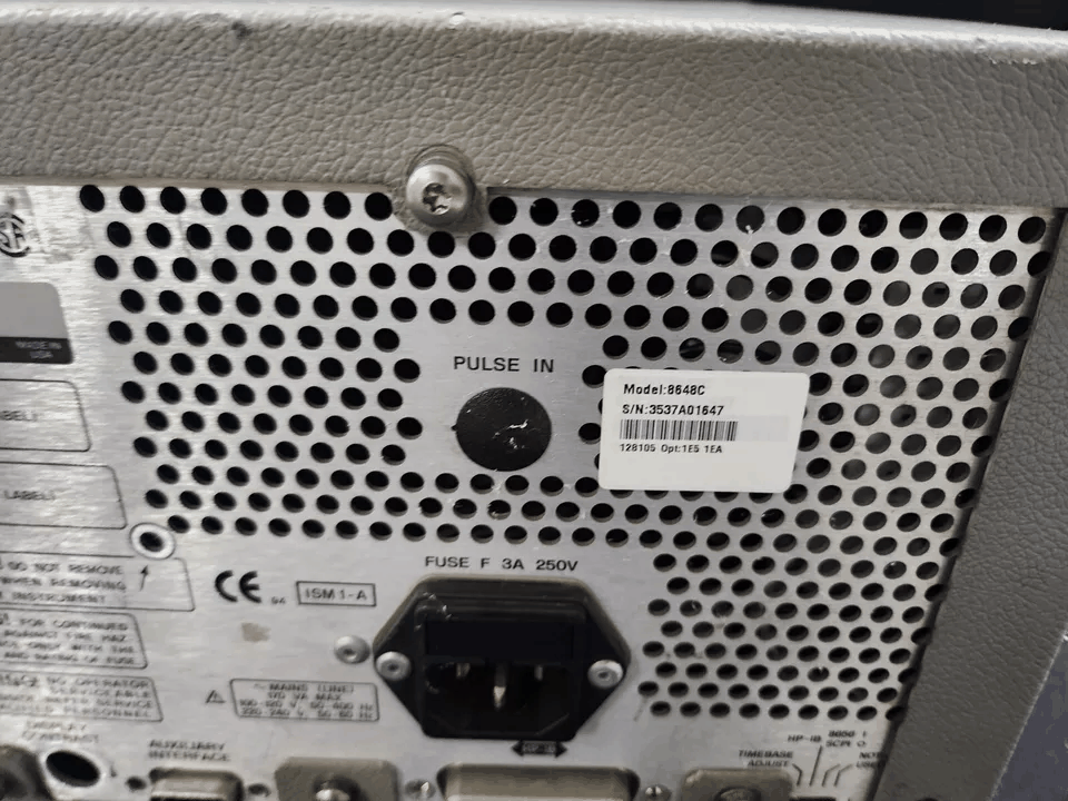 HP 8648C Signal Generator (for parts or not working) [m1173268947]