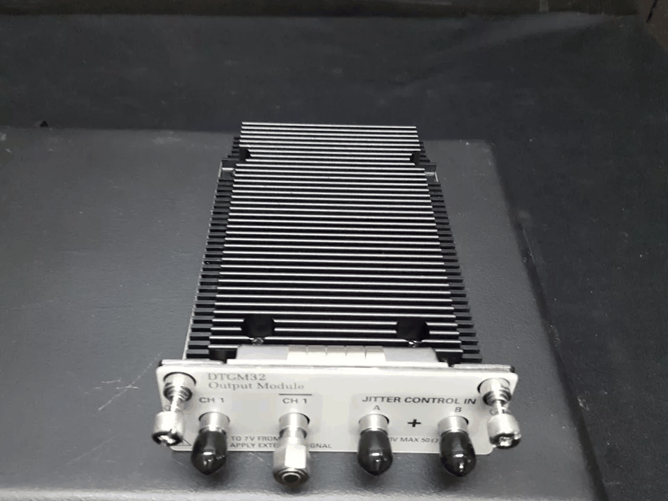 Tektronix DTGM32 1ch Differential Output Module (for parts or not working) [s1173290901]