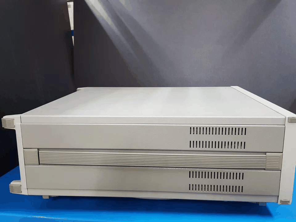 Leader LG3802 ISDB-T Signal Generator with Opt.70 (for parts or not working) [k1173281288]