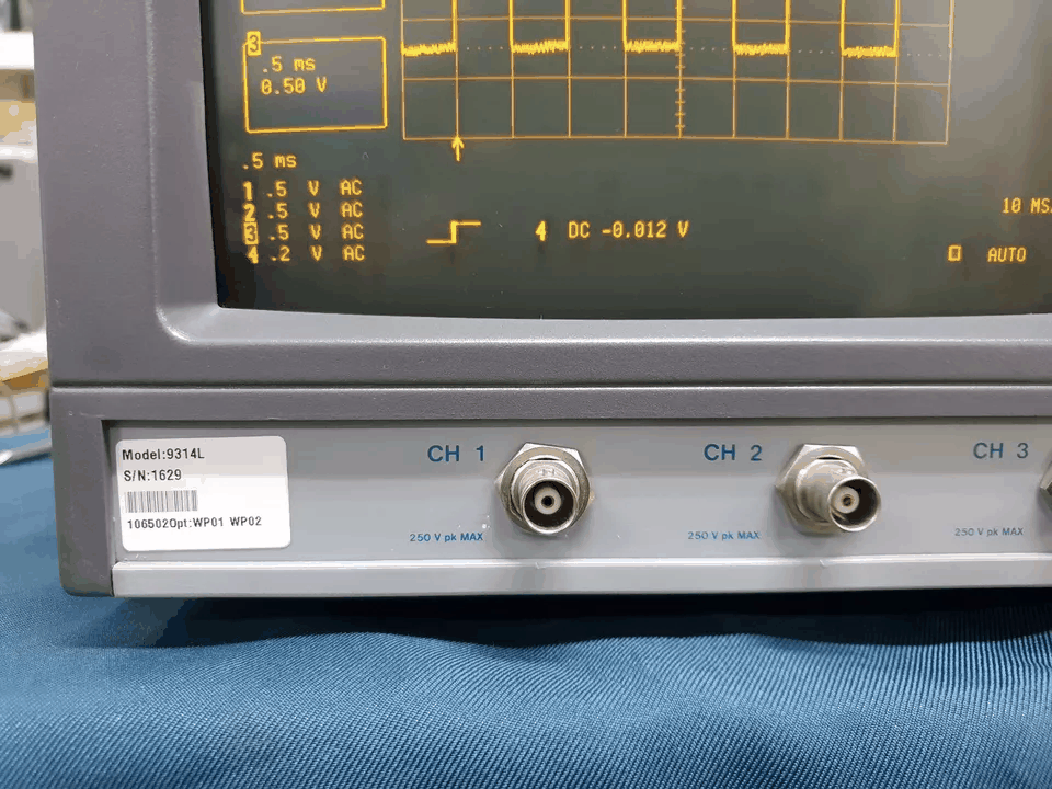 LeCroy 9314L QUAD 300MHz Oscilloscope [f1173296382]