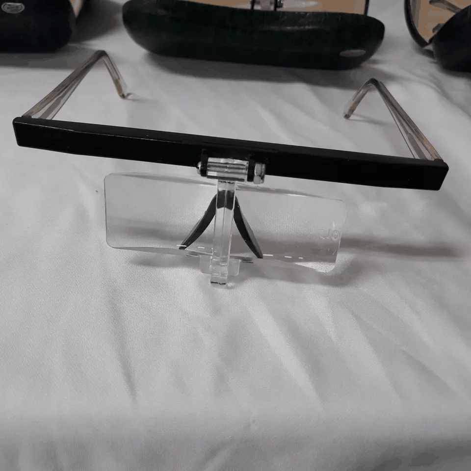 Magnifying glass [j1165926888]