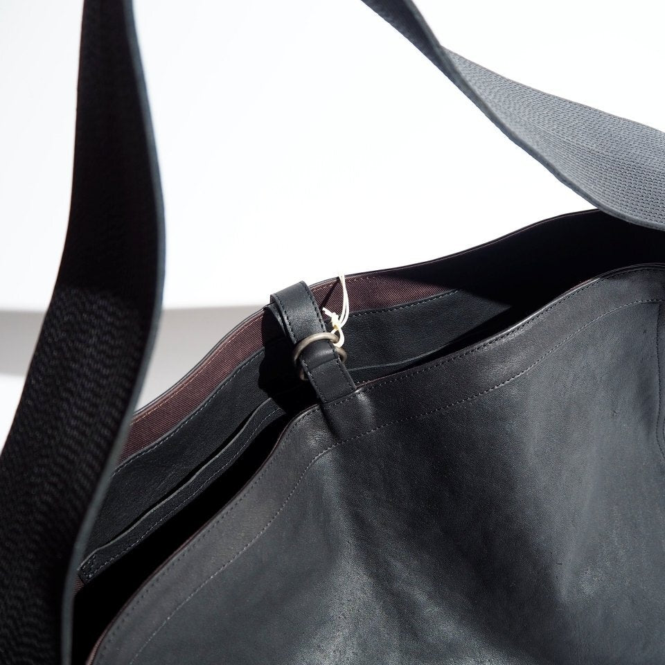 T.T Taiga Takahashi 004 Newsboy Bag Horse Leather Shoulder Bag Black [g1215376448]